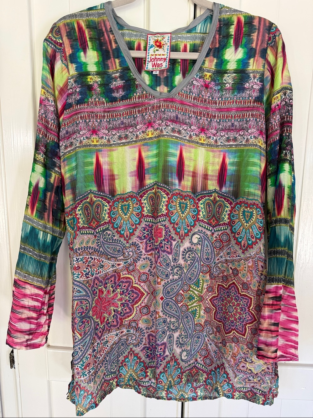 Johnny Was Silk Paisley/Ikat V-Neck Tunic - Green/Pink/Blue Size Med-Easy Breezy